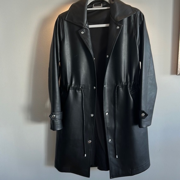 T TAHARI Black Faux Leather Jacket - Picture 5 of 10
